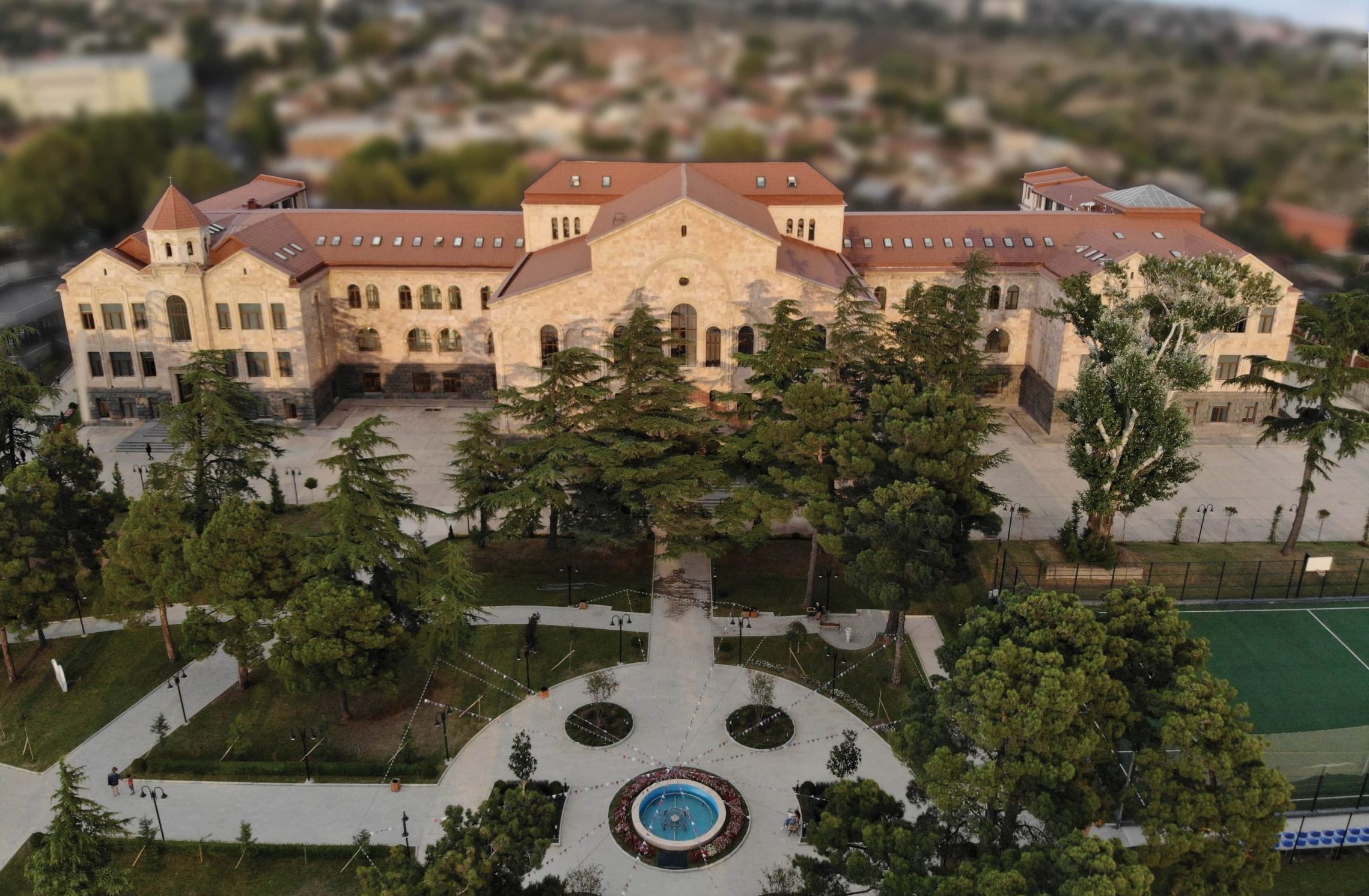 CAUCASUS UNIVERSITY (CU)